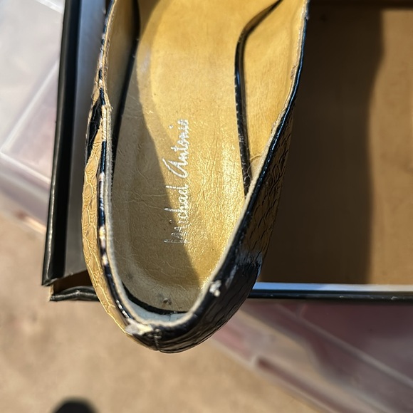 Michael Antonio. Gently worn, but now has defects. Sz. 9. Blk/champagne/lavender - Picture 7 of 9